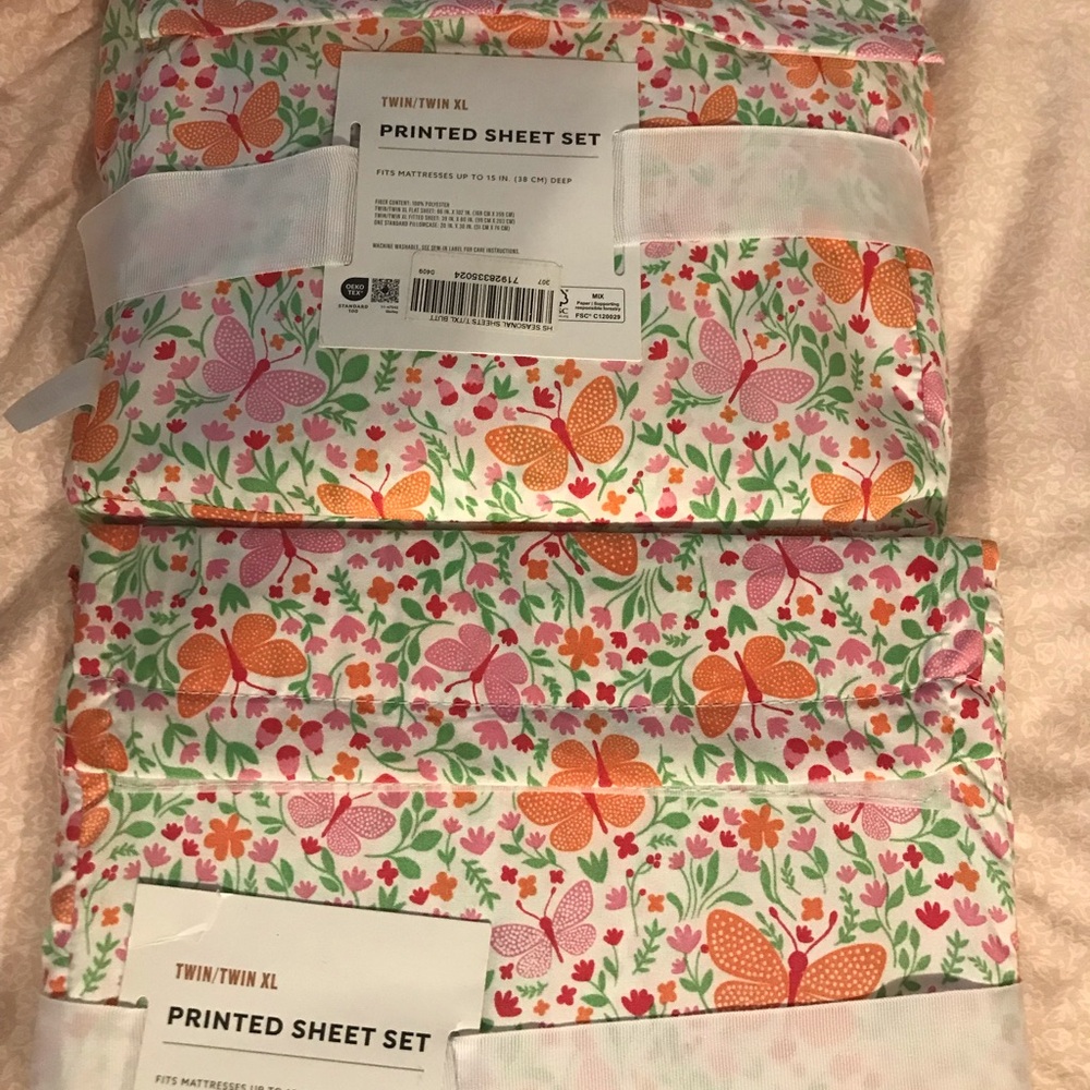 Two sets Havenstay Butterfly Twin Xl Printed Sheet Set - Pink & Orange